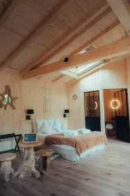 ”Happiness” cabin with hot tub - Image 2
