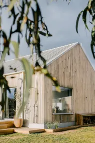 Highland Ten - Luxury Rustic Retreat - Image 3