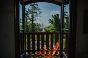 Lake house with sun terrace for 8 guests - Image 5