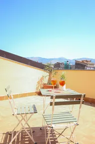 Lovely and chic duplex with rooftop. Free parking - Image 3