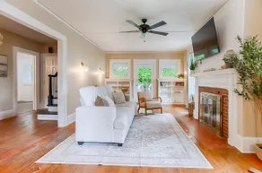 Vintage Vineyard Cottage: Cozy Getaway, King Beds - Image 5