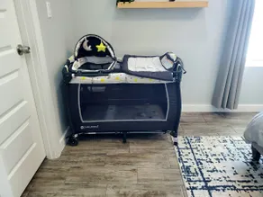 Modern 3BR w workspace|284 Mbp wifi|travel crib - Image 5