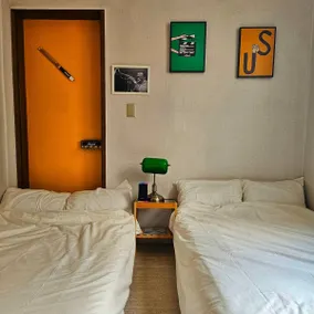 Charlie's Airbnb Factory Netflix/Gyeongbokgung Palace/Mangwon/Hongdae/Itaewon/Myeongdong/Jongno/Euljiro/Yeonnam/Gangnam/Jamsil - Image 2