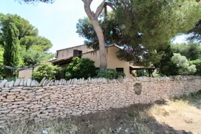 100 m from the beach - sleeps 8 - Image 3