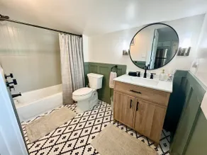 Renovated 2b/1b Cottage - 2 mi to Casino - Image 4