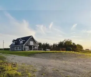 Your Riverside Retreat awaits! - Image 3