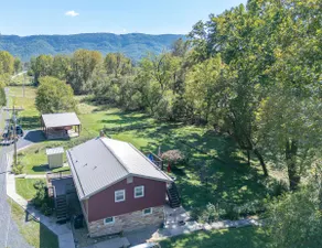 Comfy Creekside Getaway in Eagle Rock, VA - Image 3