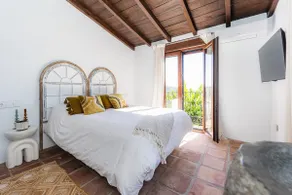 Villa avec piscine privée, jardin et terrasse | Vue montagne | Avec animaux acceptés - Image 2