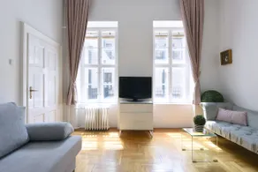 Classical apt w/ free luggage storage - Image 3