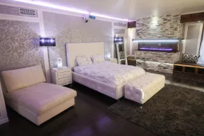 4 Bed Luxury Canyon Retreat | HotTub | EV Charger - Image 5
