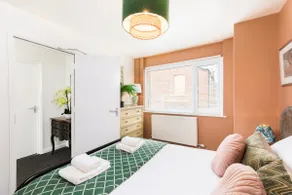 Ideal for contractors or groups 5 Bedroom 2 Bath - Image 3