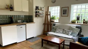 Charming apartment in ground floor house - Image 3