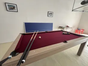 Bright house with garden, game room and pool - Image 3