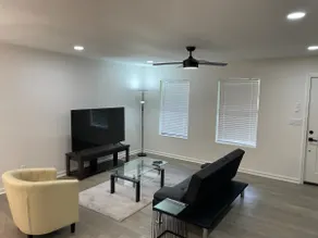 Cozy Bungalow Mins from Downtown Atlanta - Image 2