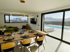 Casa Horizon designer Villa w/ Heated Pool & Views - Image 4