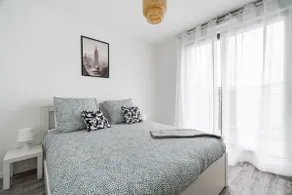 Elegant Stay in Clamart - Image 2