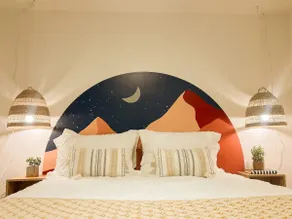 Cozy Designer Suite • Near DT | AC & Free Parking - Image 4