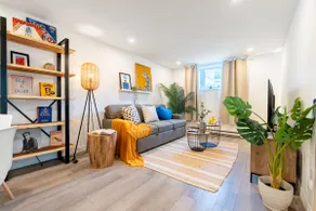 Cozy Designer Suite • Near DT | AC & Free Parking - Image 2