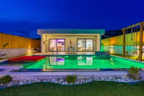 Affordable honeymoon villa - Image 3