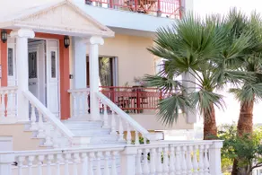 VDG Luxury Seafront Residence - Image 5