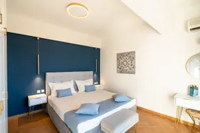VDG Luxury Seafront Residence - Image 3