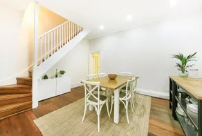 Cosy Cottage ICC Darling Harbour Sydney House - Image 2