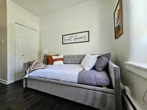 Rustic & Renovated 3 Bed: 8 Min Walk to Bridge St. - Image 5