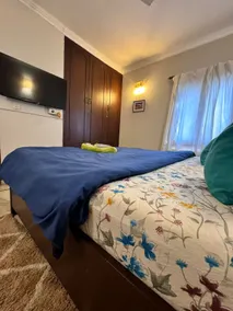 Ebb-180: 3bhk sunny serviced stay, metro 2 min - Image 4