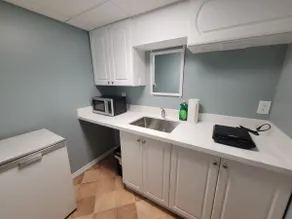Private 1 Bedroom apartment in Oshawa - Image 4