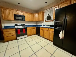 Charming 5-Bedroom Family Home - Image 2