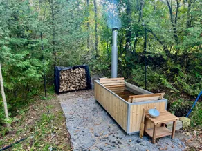 Riverside Retreat: Where Nature & Luxury Meet - Image 5