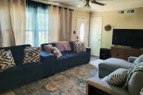 Quiet corner lot-entire home! Just 10mins-Hershey! - Image 3