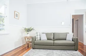 Cottage on Dangar - Image 2