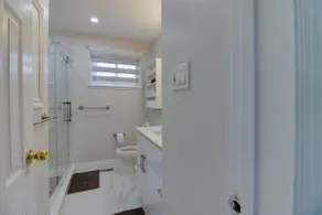 Beautiful House In Scarborough - Image 5
