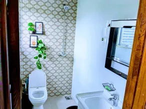 Sunlit Serenity:Nordic themed, selfcheck-in Bahria - Image 4
