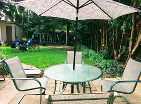 Stanley Park Bungalow - Image 2