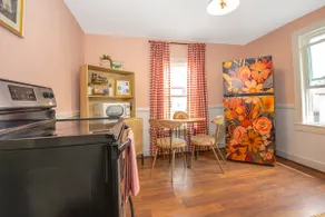 Charming Retro Apartment - Image 2
