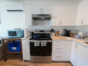 Near Butchart Gardens & Ferry • Private Suite - Image 4