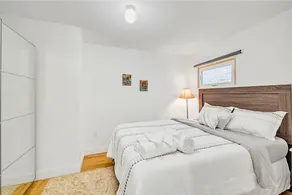 Prime Location | Sleeps 6 | Downtown | Park Free - Image 4