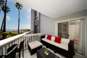 Beachside Bliss: Cozy 1BR Steps away from the Sand - Image 4