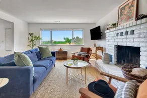 Charming Home in the Heart of Wine Country - Image 2