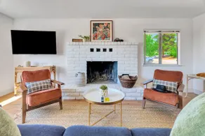 Charming Home in the Heart of Wine Country - Image 3