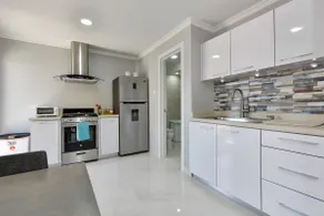 NEW Modern Cozy Studio Walking distance to Beach! - Image 3