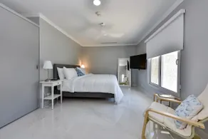 NEW Modern Cozy Studio Walking distance to Beach! - Image 2