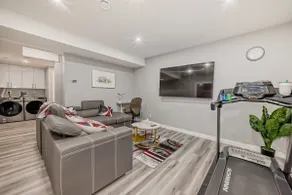 Cozy and Tastefully Furnished 1BR Guest Suite - Image 2
