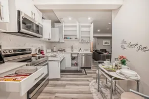Cozy and Tastefully Furnished 1BR Guest Suite - Image 5