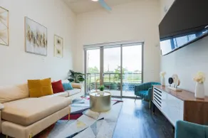 Luxury accommodations in the heart of DFW - Image 2