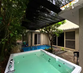 Privy Stays- Green Palm Villa - Image 5