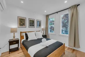 The Gallery - Designer 3BR - Downtown - Patio - Image 2