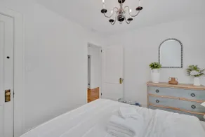Convenient, Luxurious Home in Downtown Maryville - Image 2